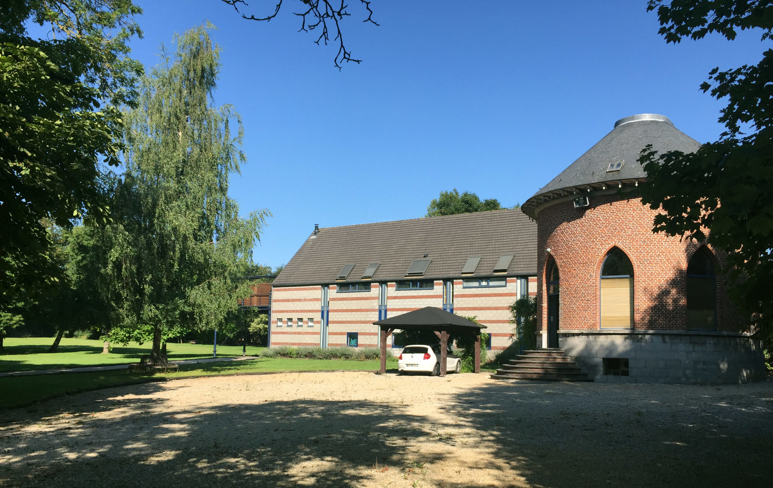 kots et studios au sein d'un parc abroré au coeur de tournai et proche des écoles Condorcet & HELA & HEH Tournai